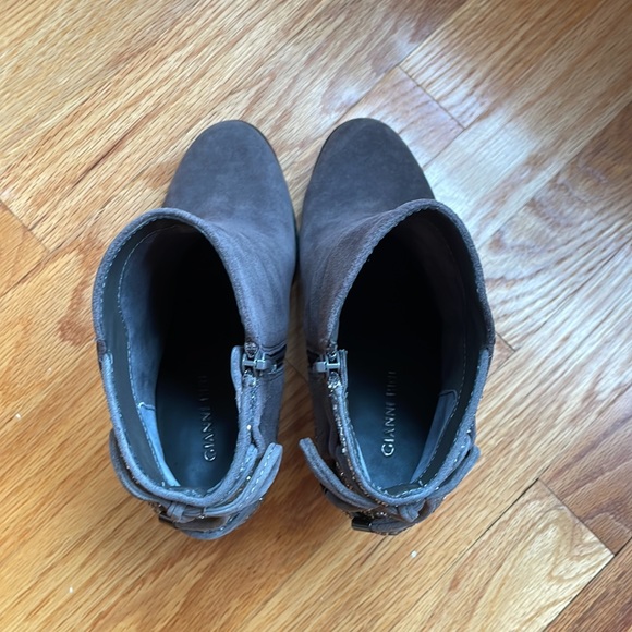 Gianni Bini Gray and Sparkly Boots Size 7 in Excellent Condition - Picture 8 of 8